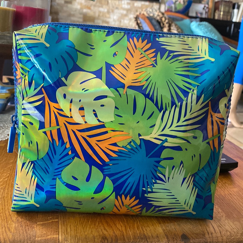 Fresh Face Brand New Zipper Cosmetics Vinyl Bag Size 9x7x3